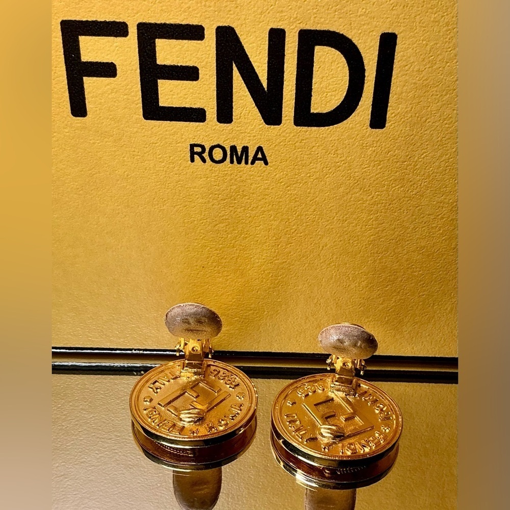 Rare Vintage Fendi Roma Italy Gold-Tone Janus Face Coin Clip-On Earrings - Picture 4 of 11